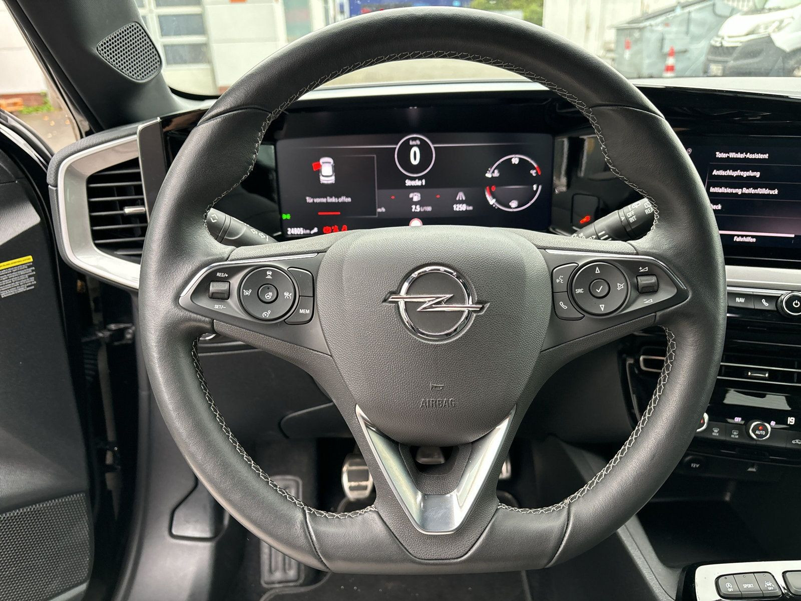 Mokka Ultimate 1.2+PDC+KAM+NAVI+SHZ+LHZ+LED