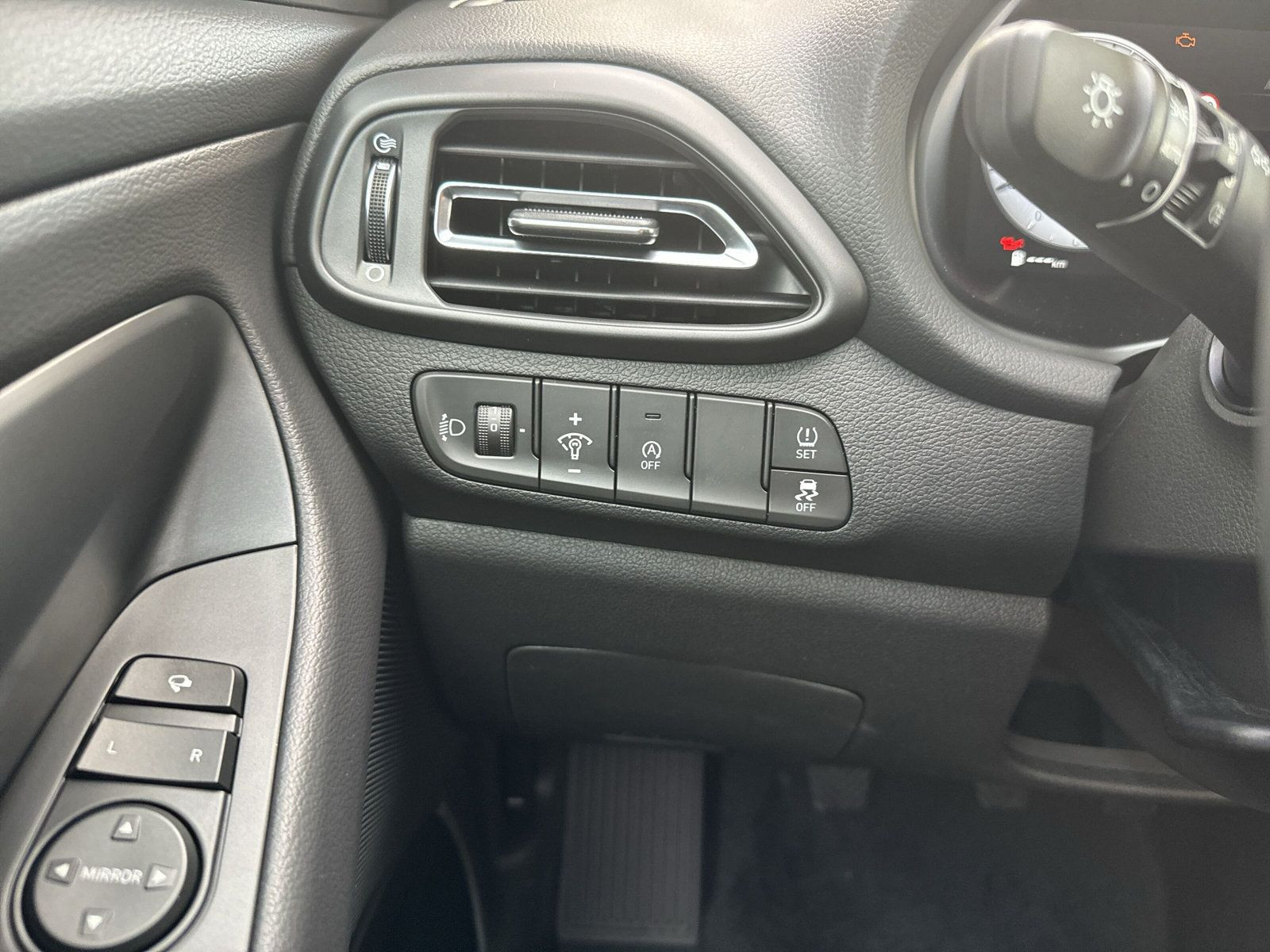 i30 MY25 5T 1.0 T-GDi MT ADVANTAGE+NAVI+LED+SHZ+