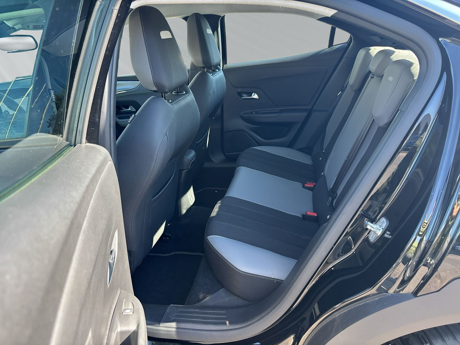 Mokka Elegance 130PS+NAVI+KAMERA+SITZHEIZ+PDC+++