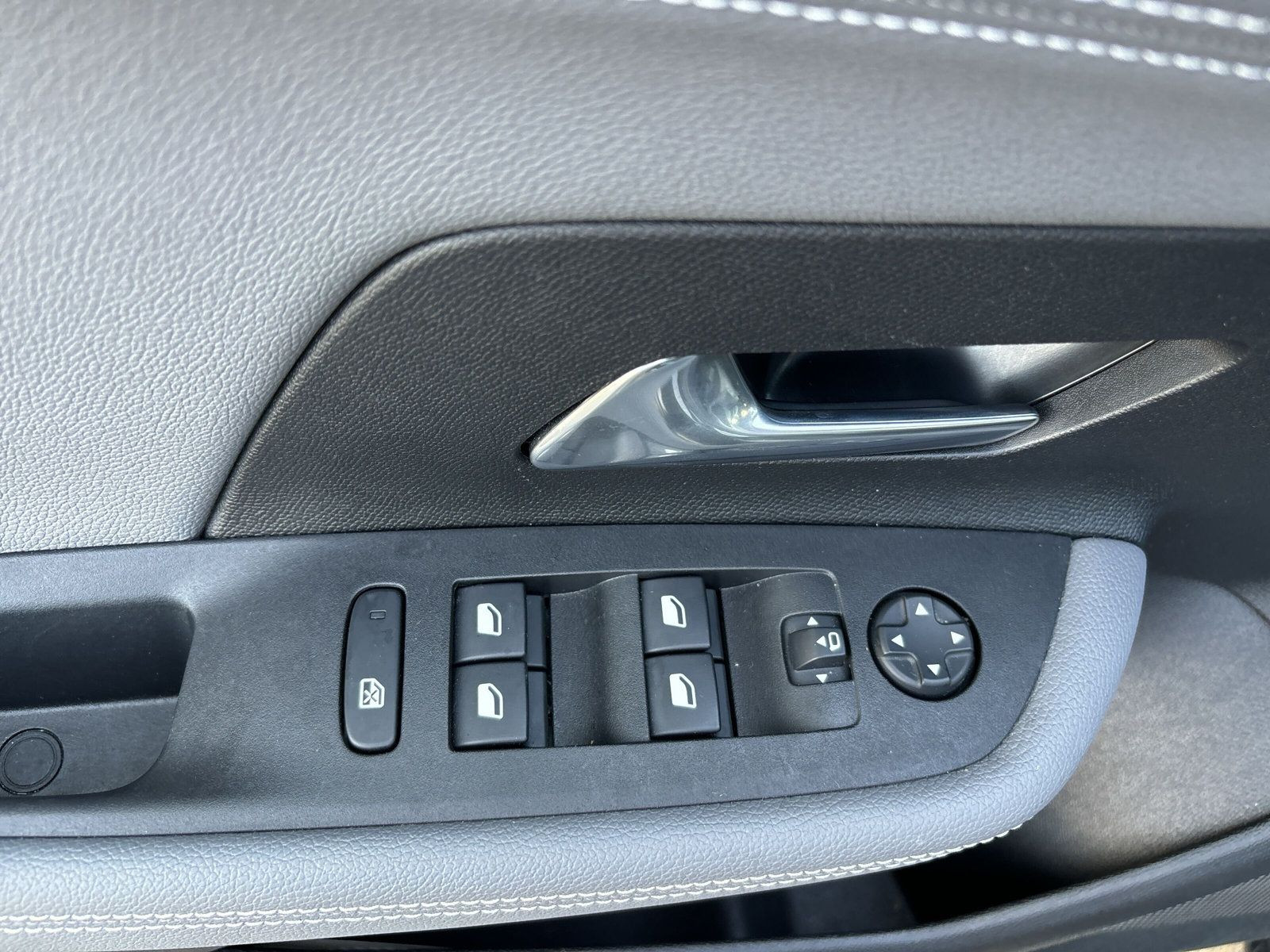 Mokka Elegance 100PS+NAVI+KAMERA+SITZHEIZ+PDC+++