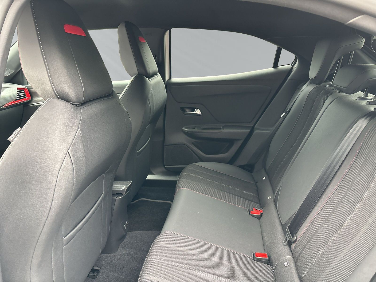 Mokka-e Gs 136PS+SITZHEIZ+KAMERA+PDC+KEYLES