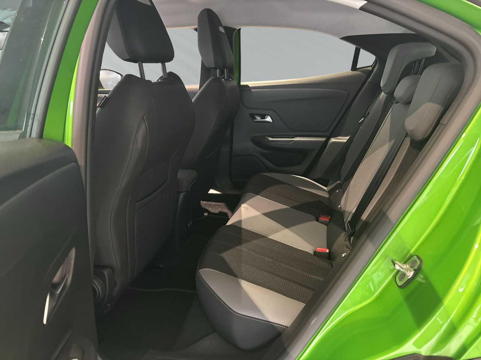 MOKKA 1.2 MT6 ELEGANCE NAVI + KAMERA + PDC + SHZ