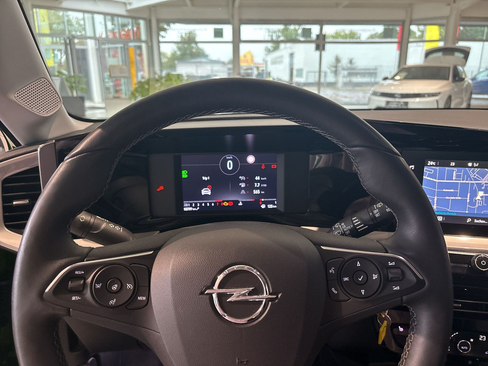 MOKKA 1.2 MT6 ELEGANCE NAVI + KAMERA + PDC + SHZ