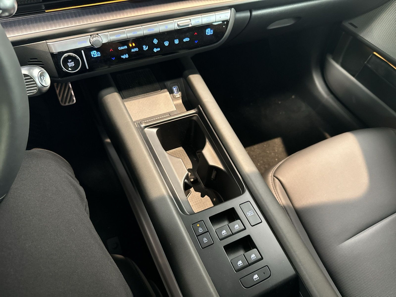 IONIQ 6 77,4kWh 4WD UNIQ +SCHIEBEDACH+d.SPIEGEL+
