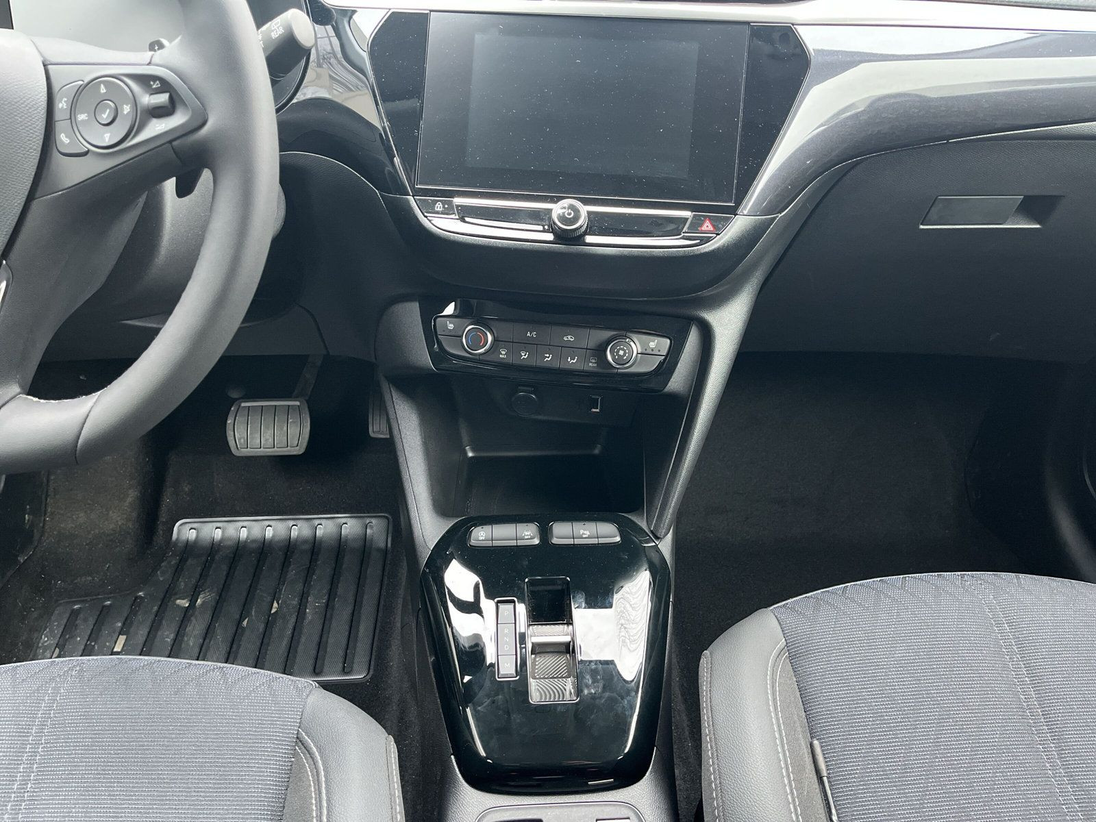Corsa F Elegance 100PS+NAVI+ALLWETTER+TECHNOPAKE