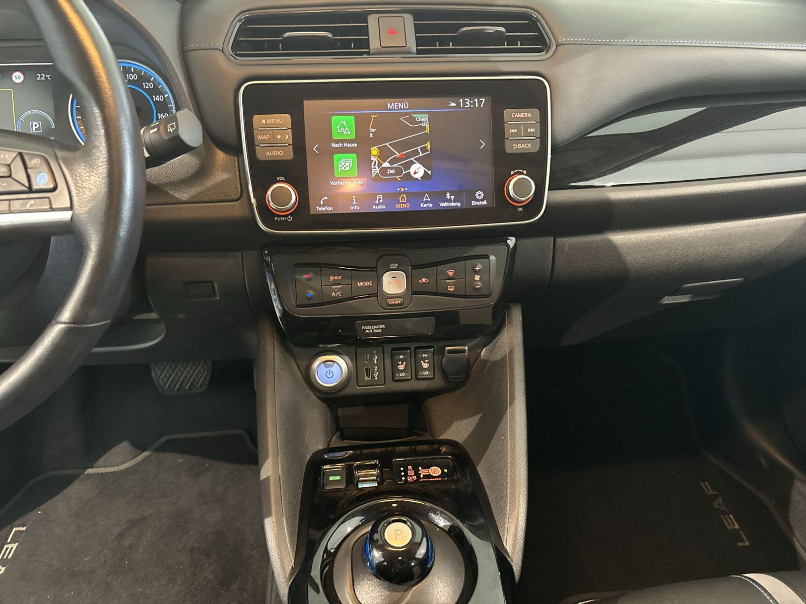 Leaf elektro + Tekna+Allwetterreifen+Navi