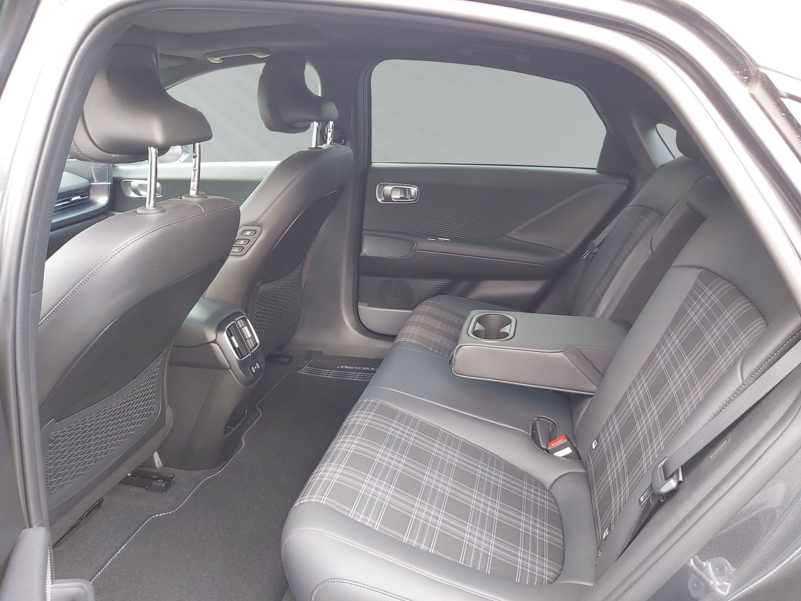 IONIQ 6  77,4 kWH FIRST-EDITION 4WD +LED+HEADUP+