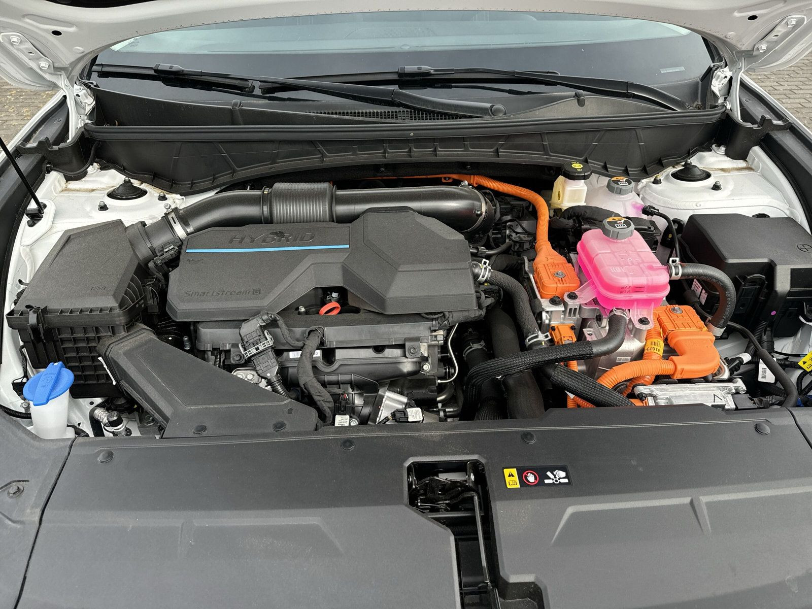 TUCSON 1.6 T-GDI HYBRID 4WD TREND +NAVI+LM+KAM +