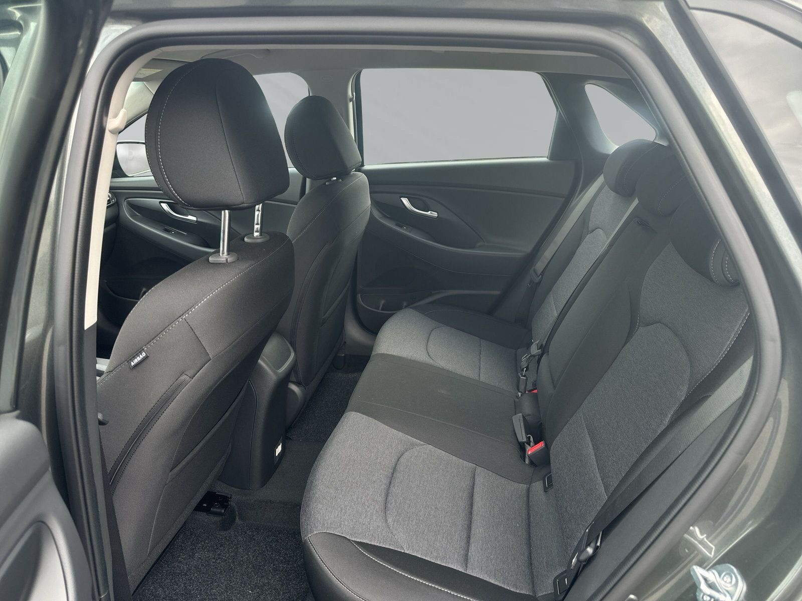 i30 5T 1.0 M/T 48V TREND +NAVIPAKET+KAM+LM+SHZ +