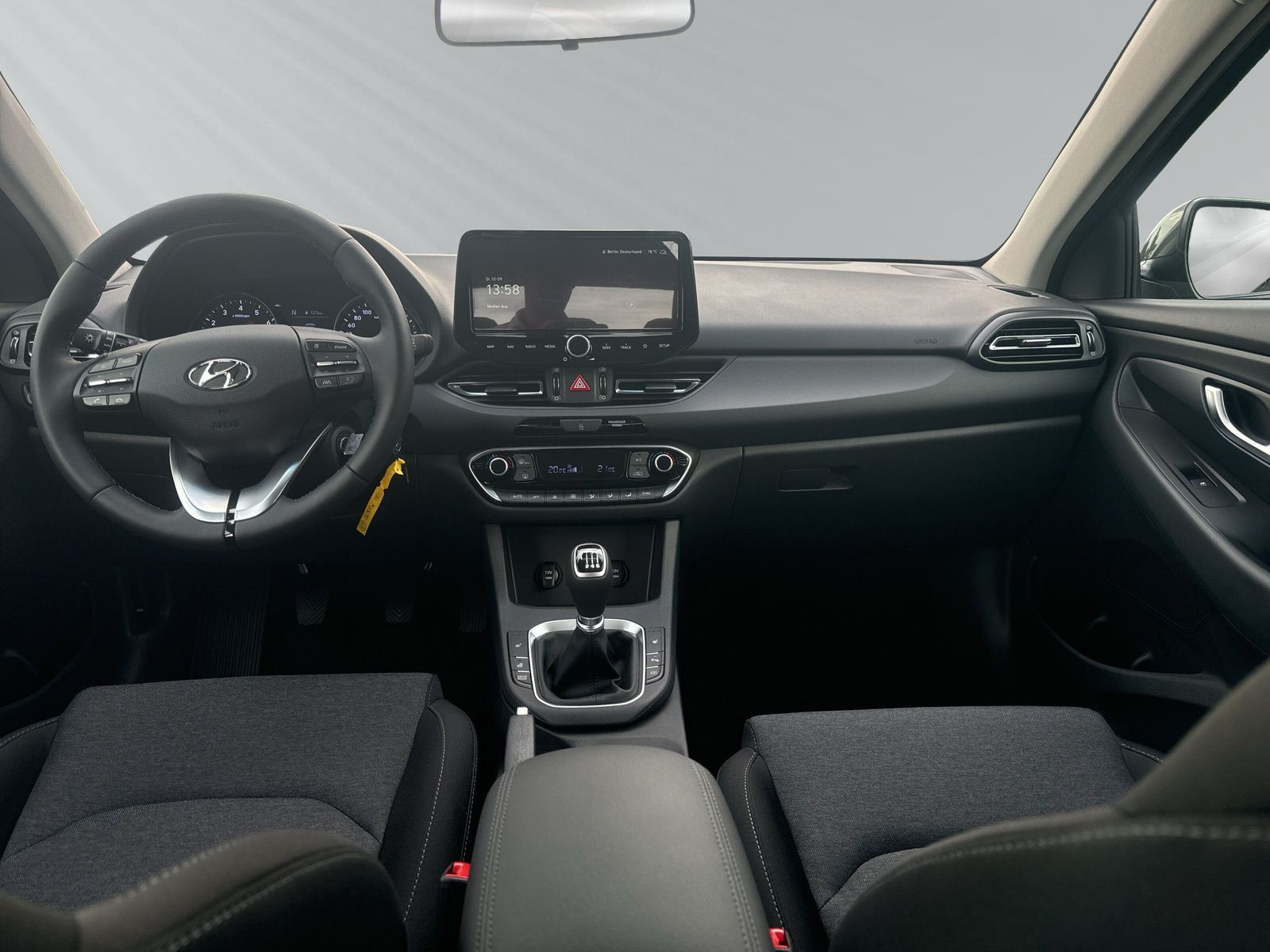 i30 5T 1.0 M/T 48V TREND +NAVIPAKET+KAM+LM+SHZ +