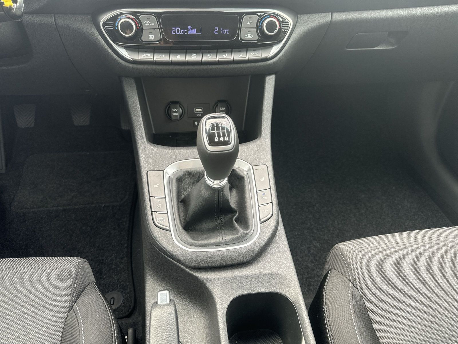 i30 5T 1.0 M/T 48V TREND +NAVIPAKET+KAM+LM+SHZ +