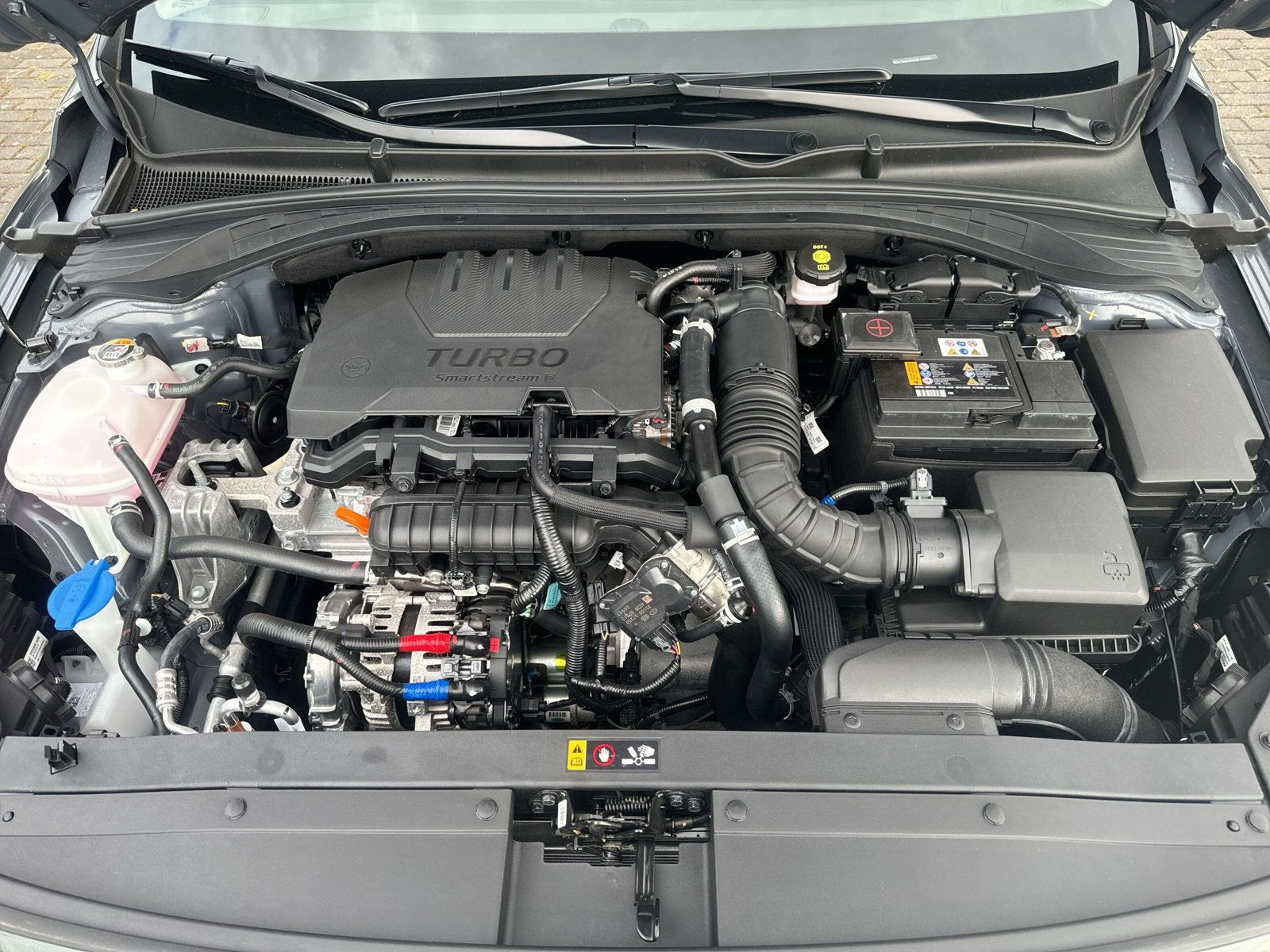 i30 5T 1.0 M/T 48V TREND +NAVIPAKET+KAM+LM+SHZ +