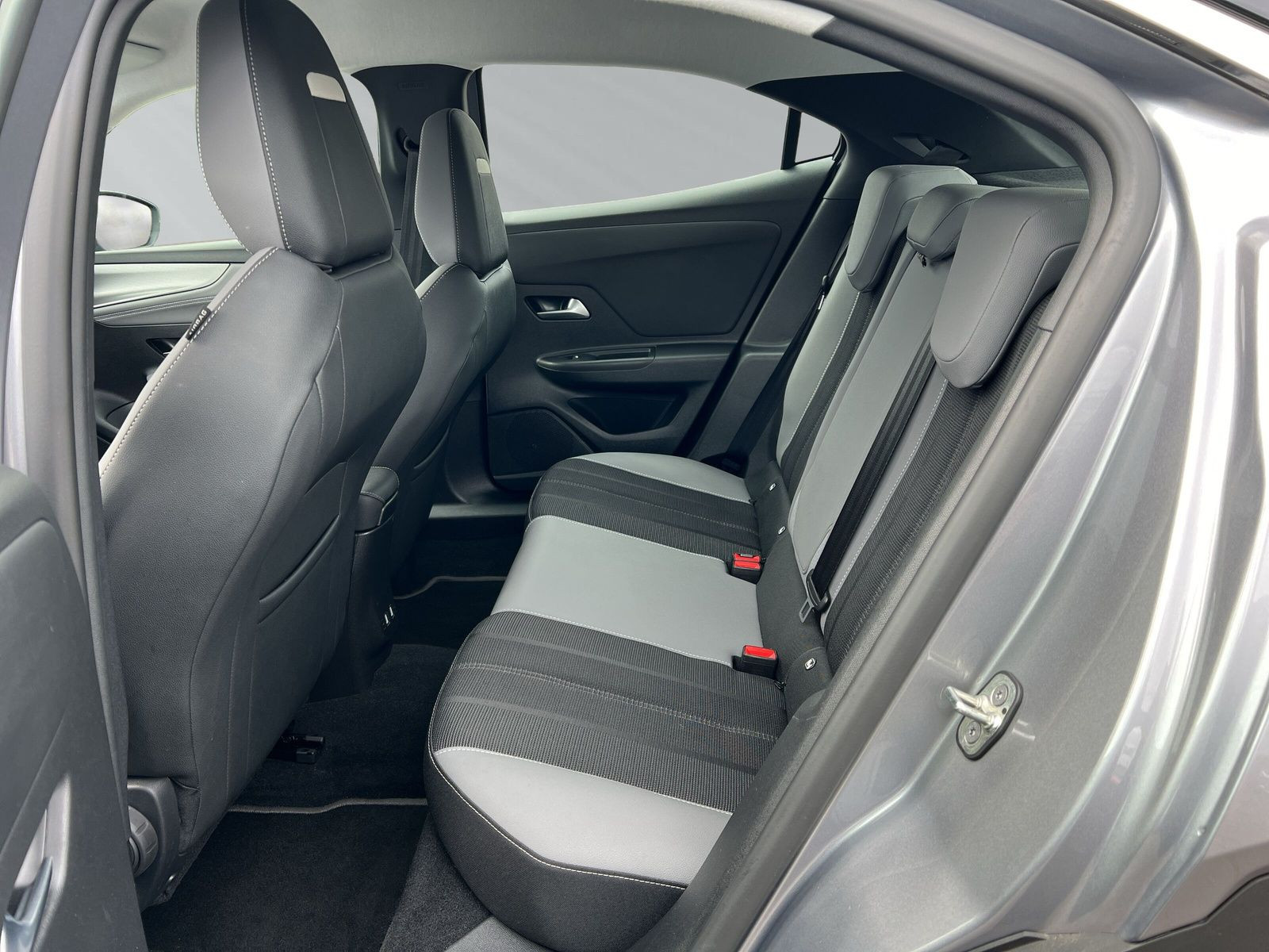 Mokka Elegance 130PS+NAVI+KAMERA+SITZHEIZ+PDC+++