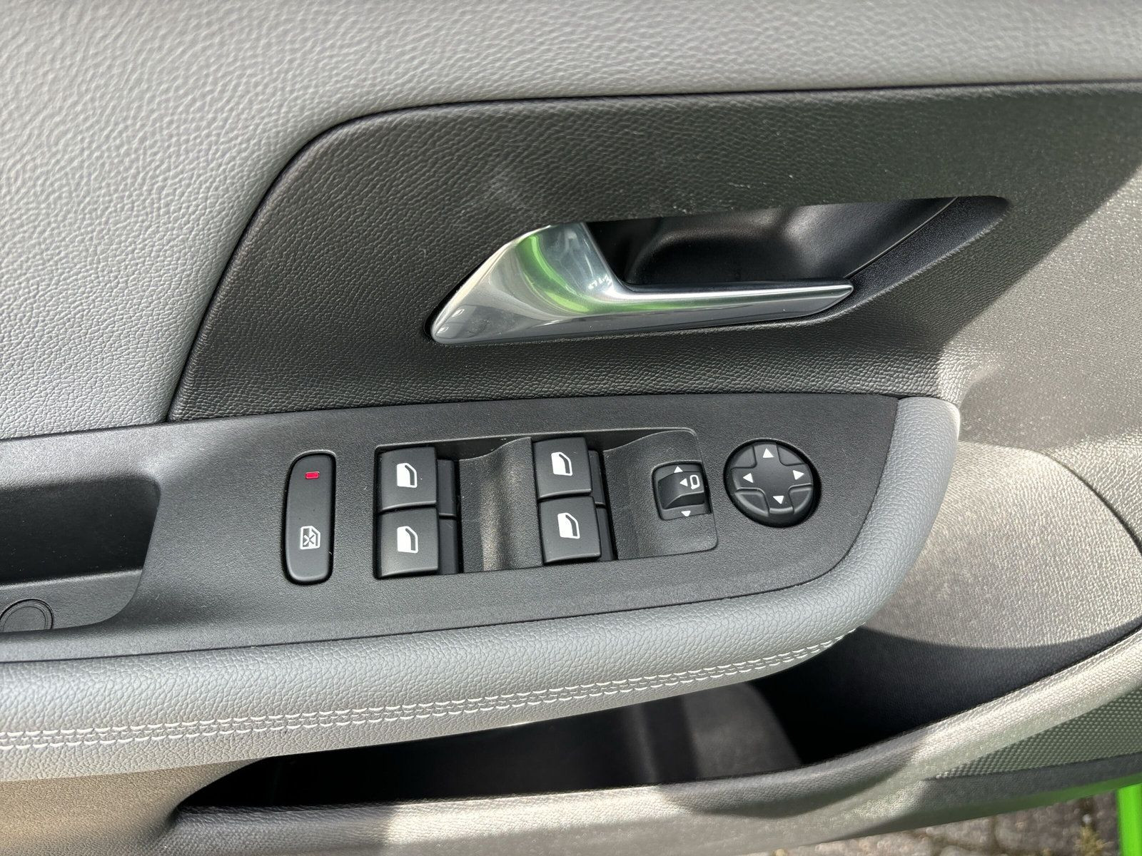 Mokka Elegance 130PS+NAVI+KAMERA+SITZHEIZ+PDC+++