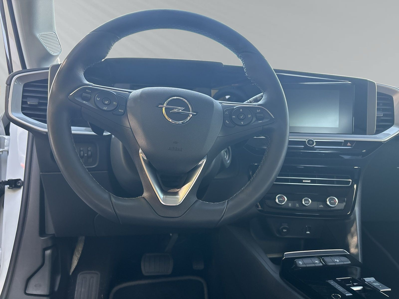 Mokka Elegance 130PS+NAVI+KAMERA+SITZHEIZ+PDC+++
