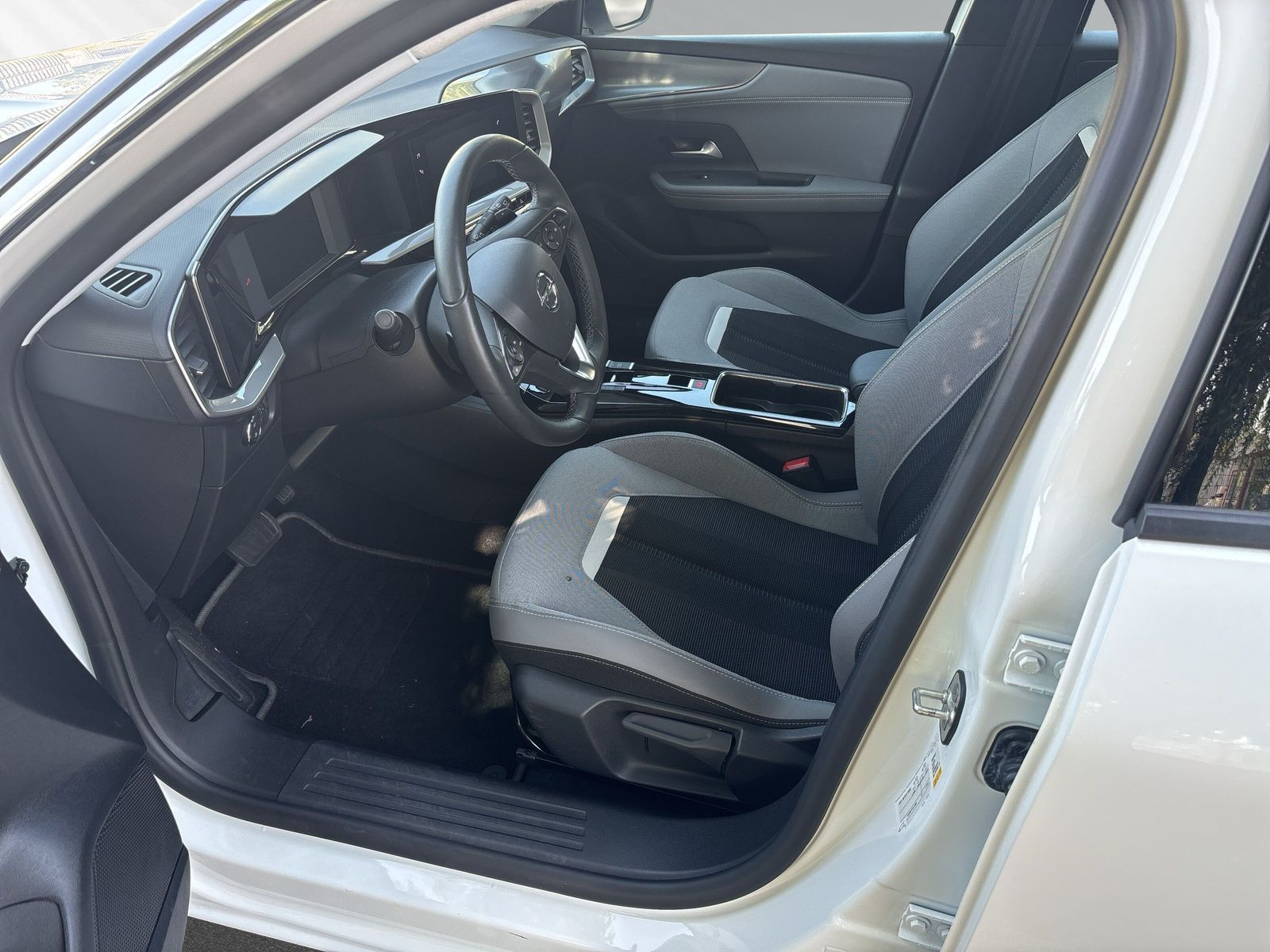 Mokka Elegance 130PS+NAVI+KAMERA+SITZHEIZ+PDC+++