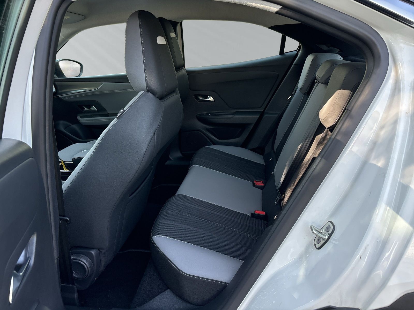 Mokka Elegance 1.2 +NAVI+KAMERA+SITZHEIZUNG+PDC+