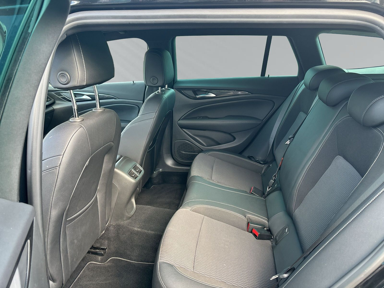 Insignia ST ELEGANCE 1.5D(90)MT6 S/Se +ALLWETTER