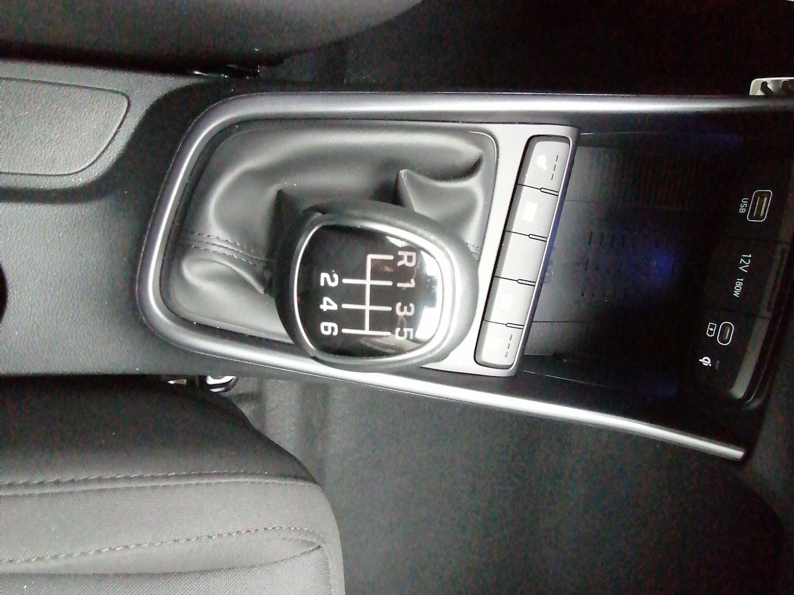 BAYON FL (MY25) 1.0 T-GDI 6-MT 2WD Trend+BOSE+KP