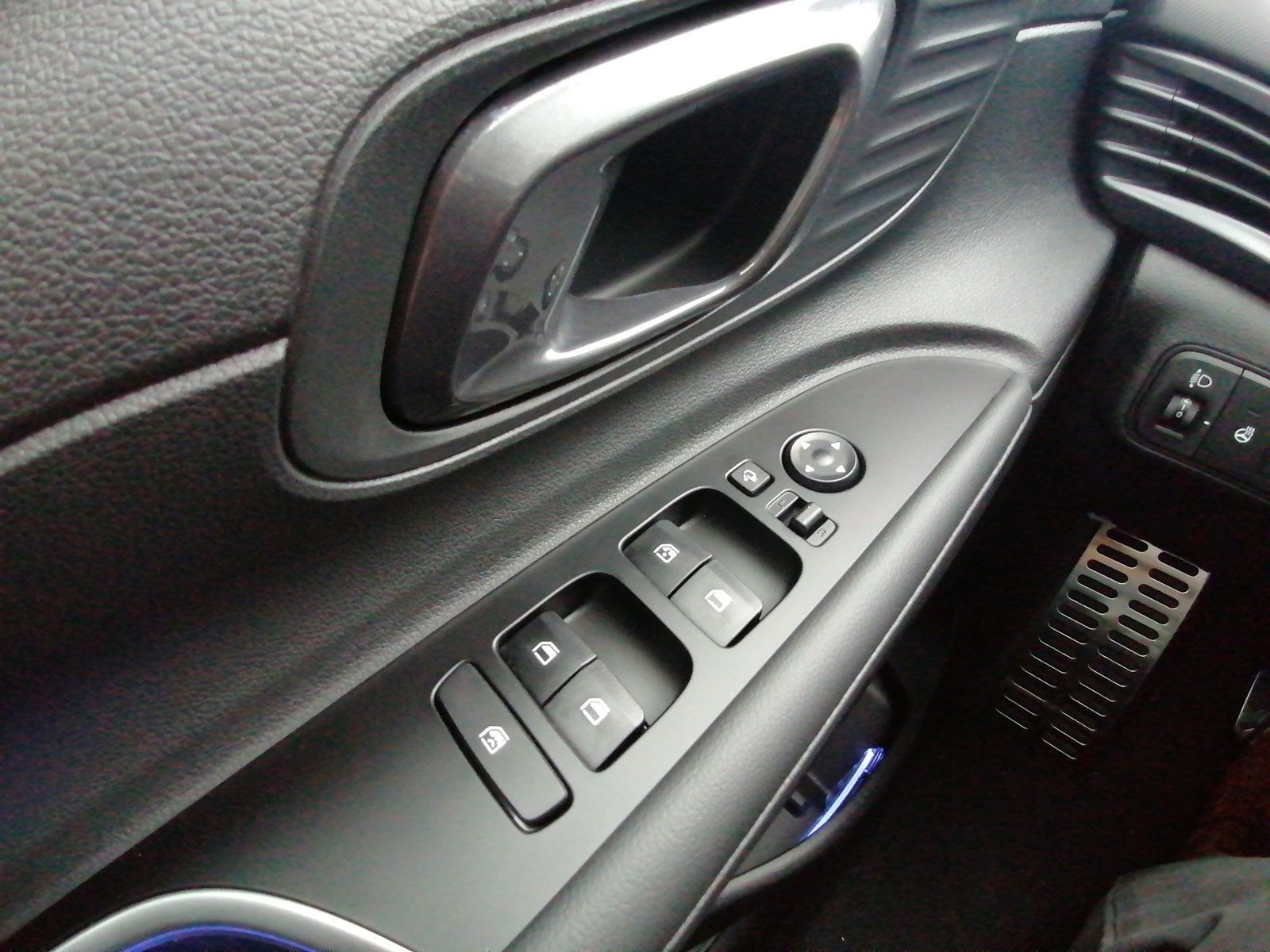BAYON FL (MY25) 1.0 T-GDI 6-MT 2WD Trend+BOSE+KP