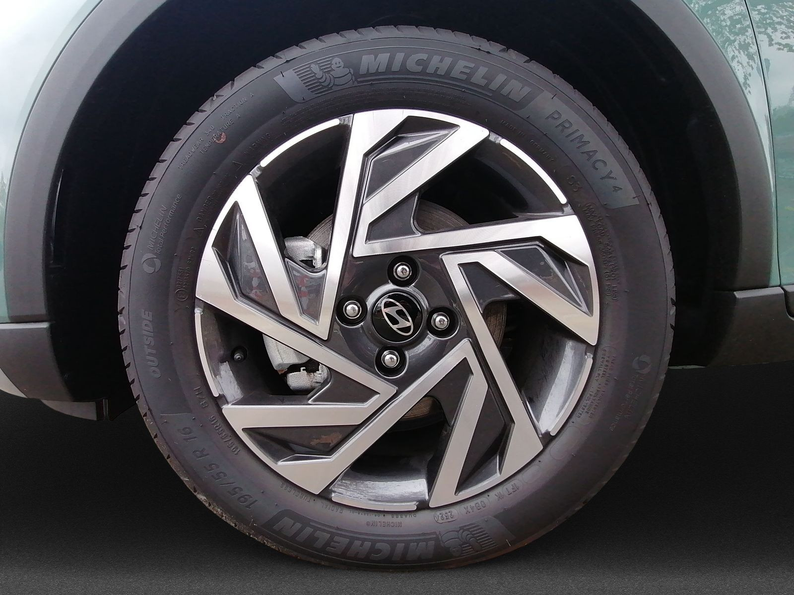 BAYON FL (MY25) 1.0 T-GDI 6-MT 2WD Trend+BOSE+KP