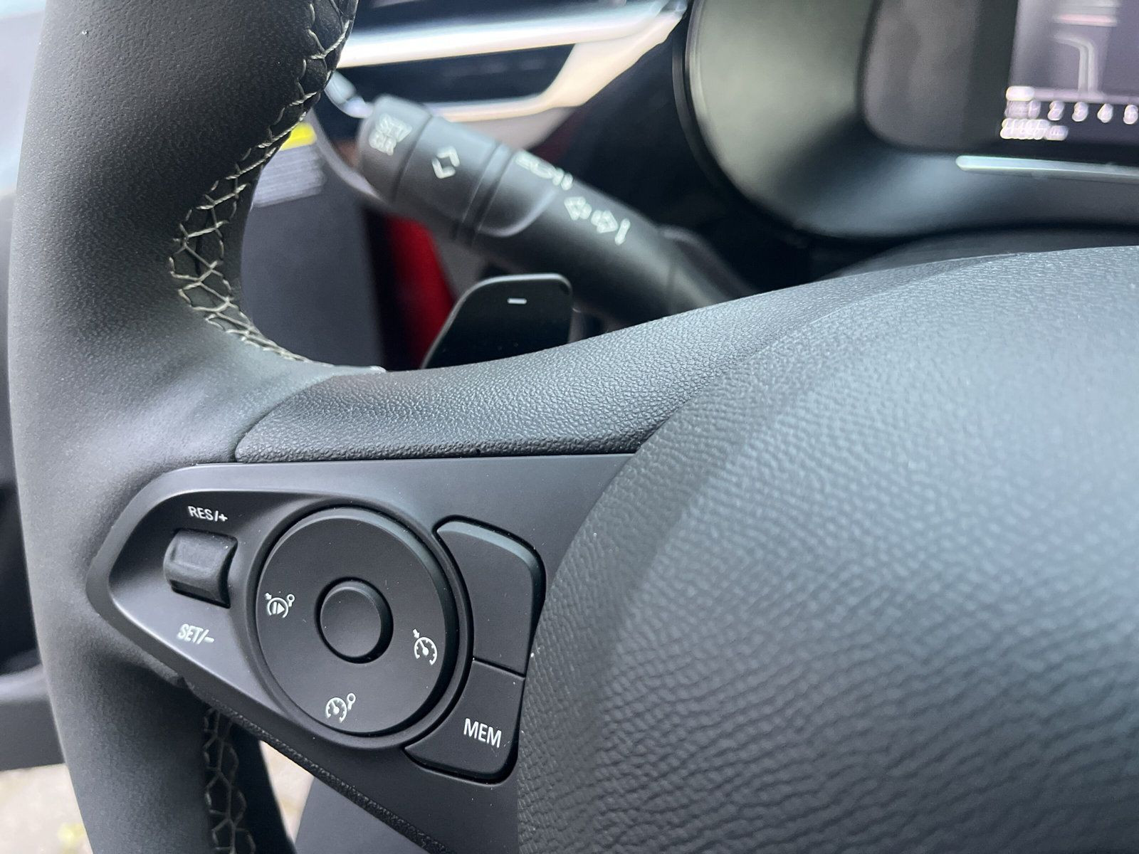 Corsa ELEGANCE 100PS+SITZ+LENKHEIZ+CAM+PDC+