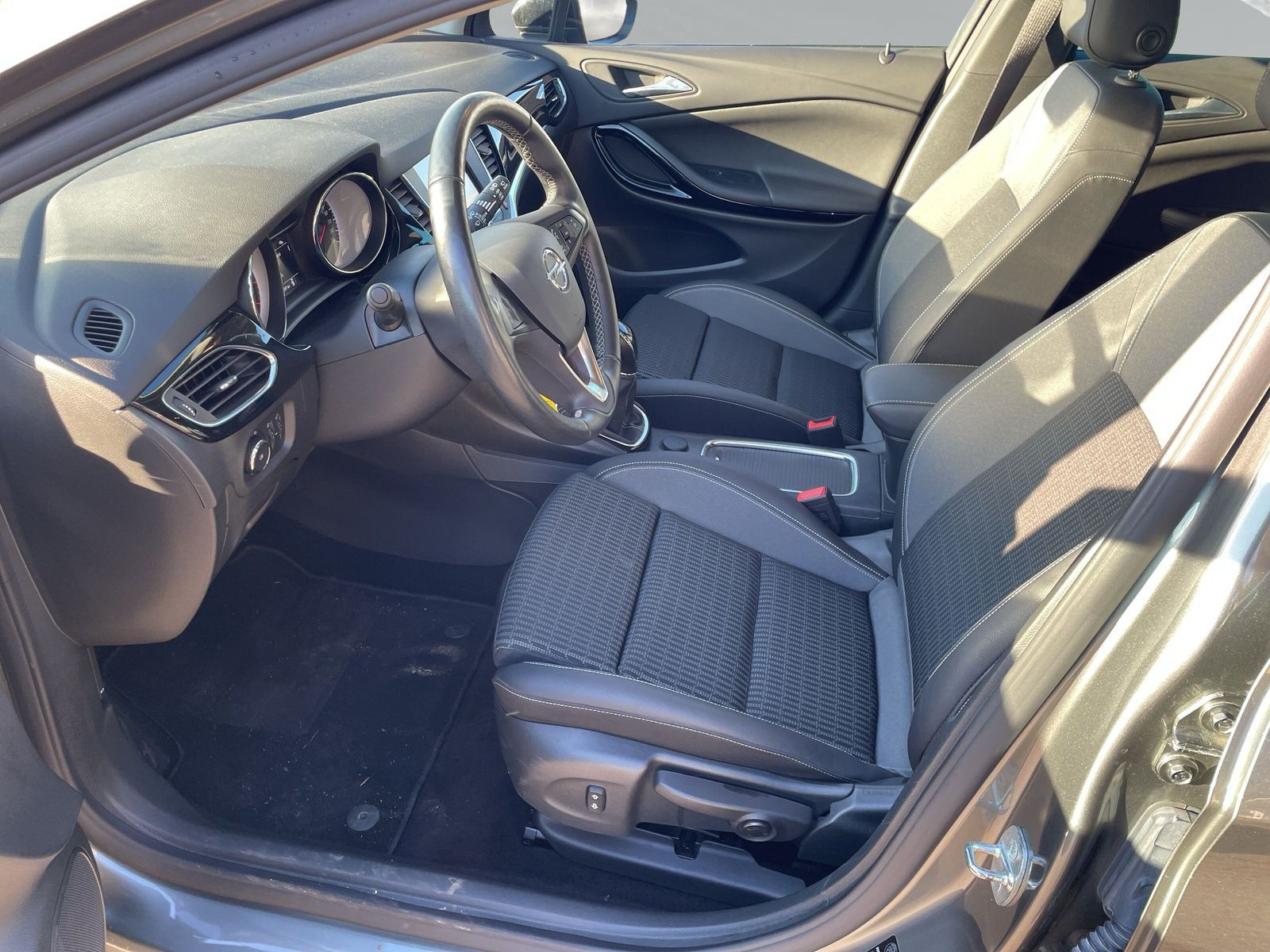 Astra K 5T 1.2 ELEGANCE KLIMA+PDC+KAMERA+SHZ+LHZ