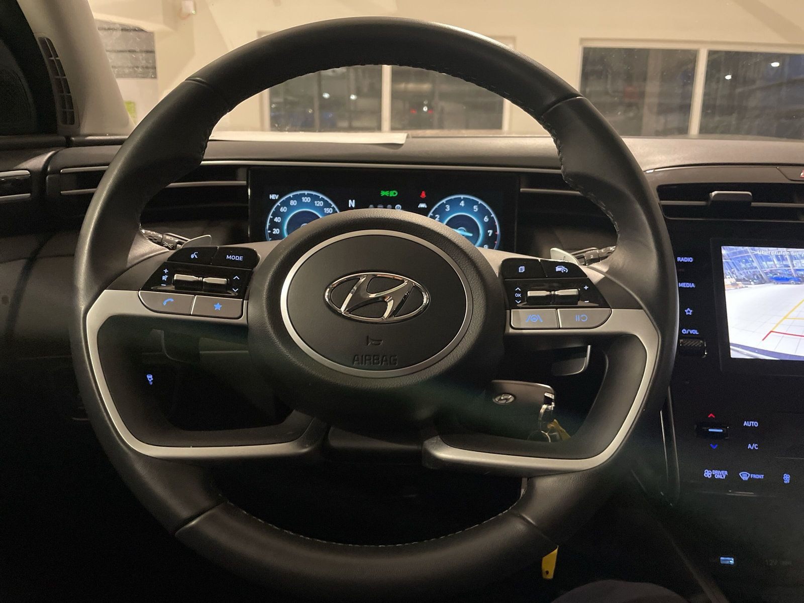 TUCSON Plug-in1.6 T-GDi 265PS 6-AT 4WD+BASIS+PDC+