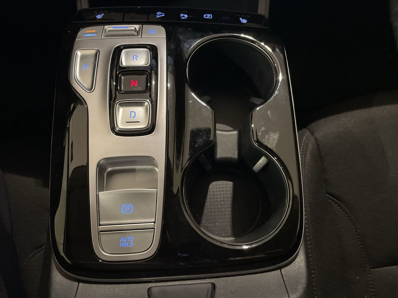 TUCSON Plug-in1.6 T-GDi 265PS 6-AT 4WD+BASIS+PDC+