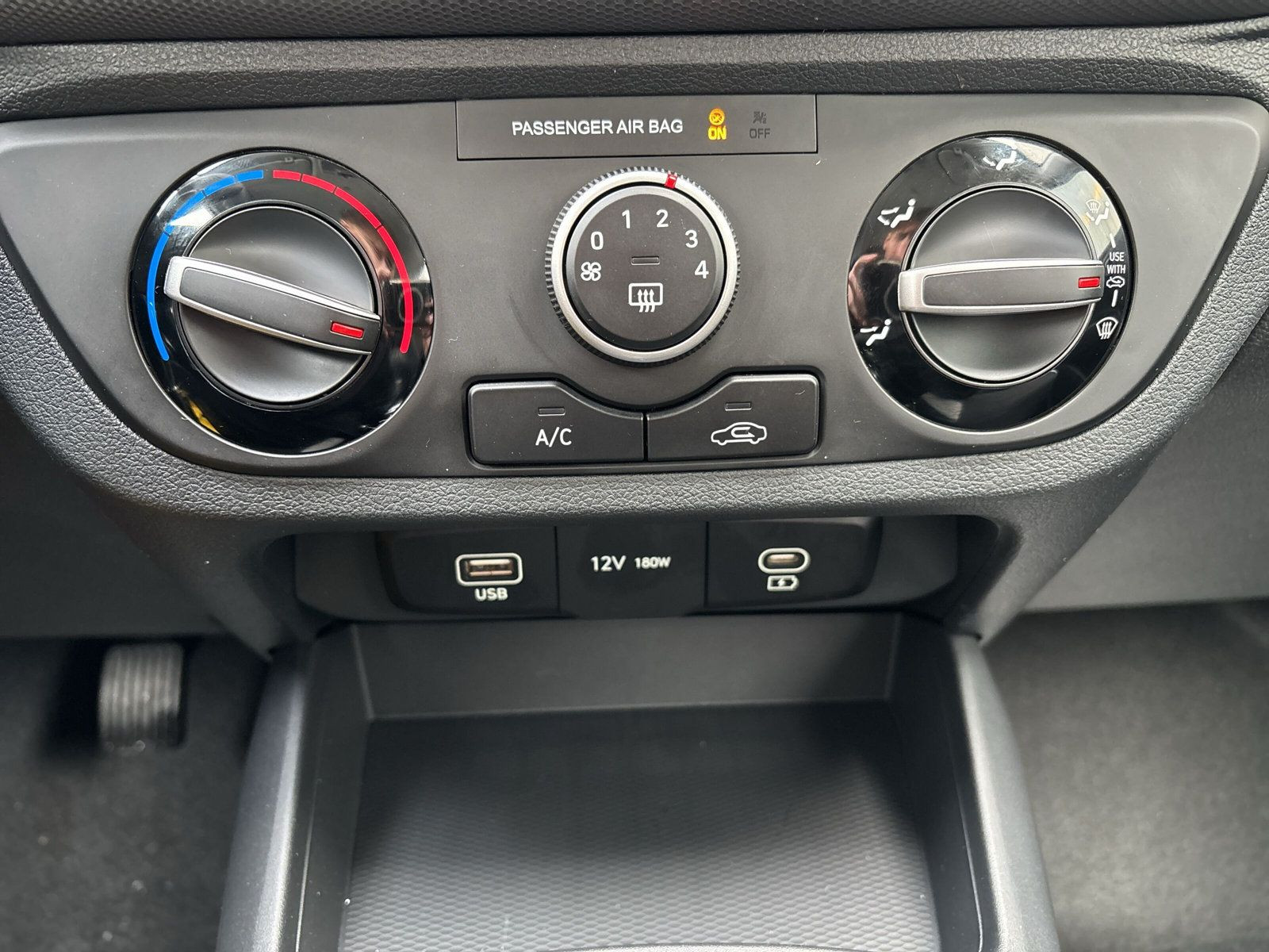 i10 MY25 1.0 SELECT + KAMERA+ NAVI + PDC+CARPLAY