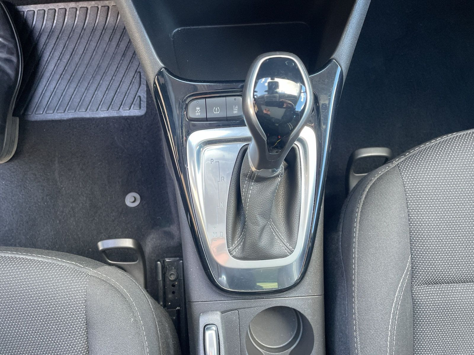 CROSSLAND ELEGANCE 1.2 +KLIMA+NAVI+ISOF+ALLW+AT+