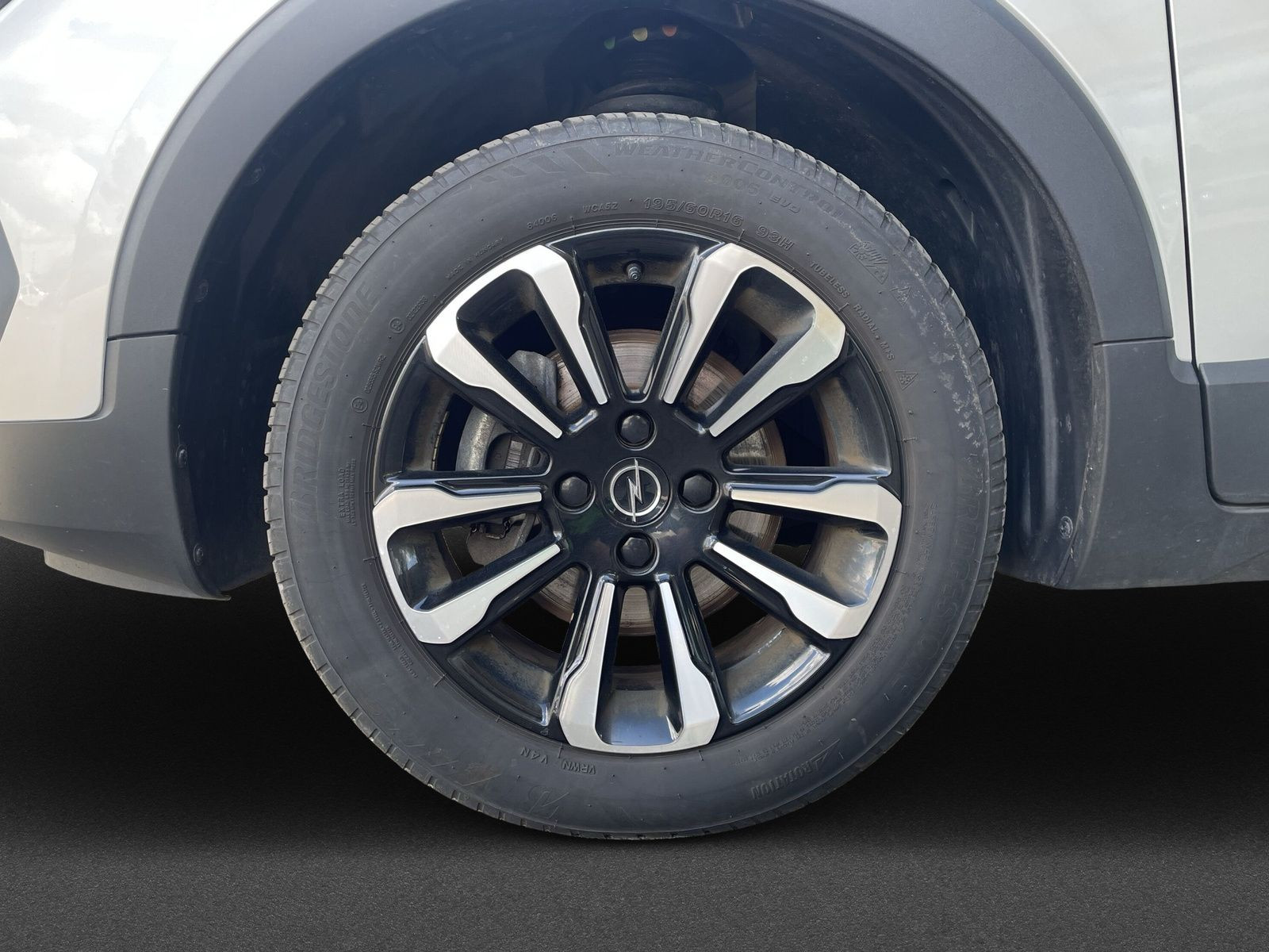 CROSSLAND ELEGANCE 1.2 +KLIMA+NAVI+ISOF+ALLW+AT+