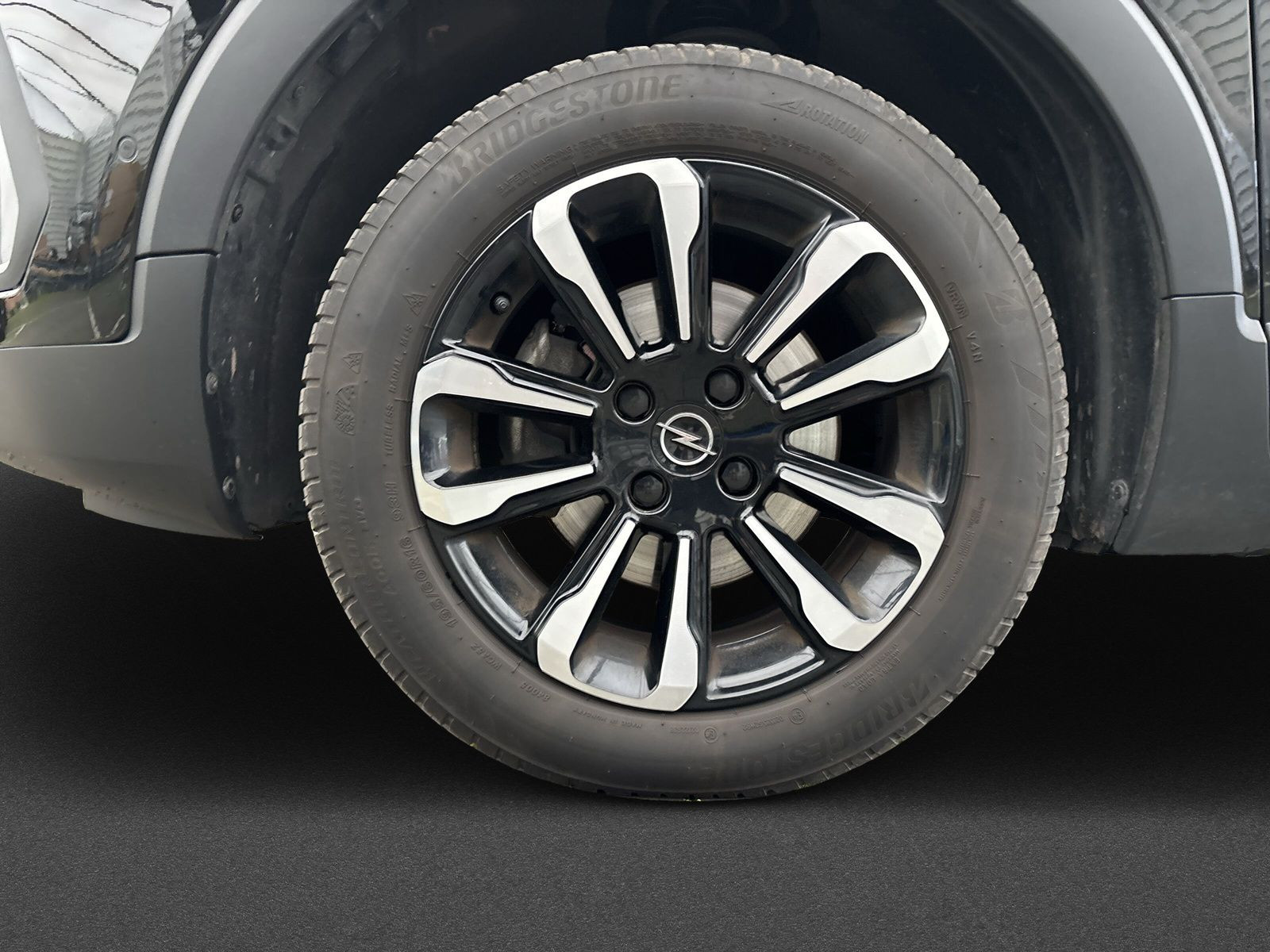 CROSSLAND ELEGANCE 1.2 TURBO+PDC+CAM+KLIMAAT+NAV