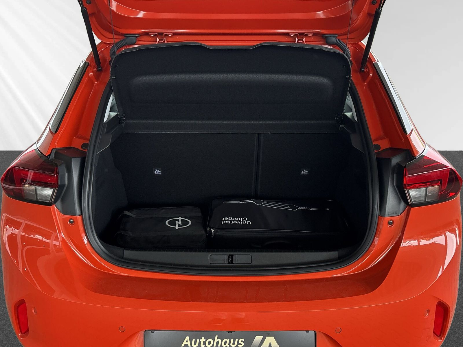 Corsa-e F 5T EDITION 100KW KLIMA+PDC+SHZ+ALLW+AT