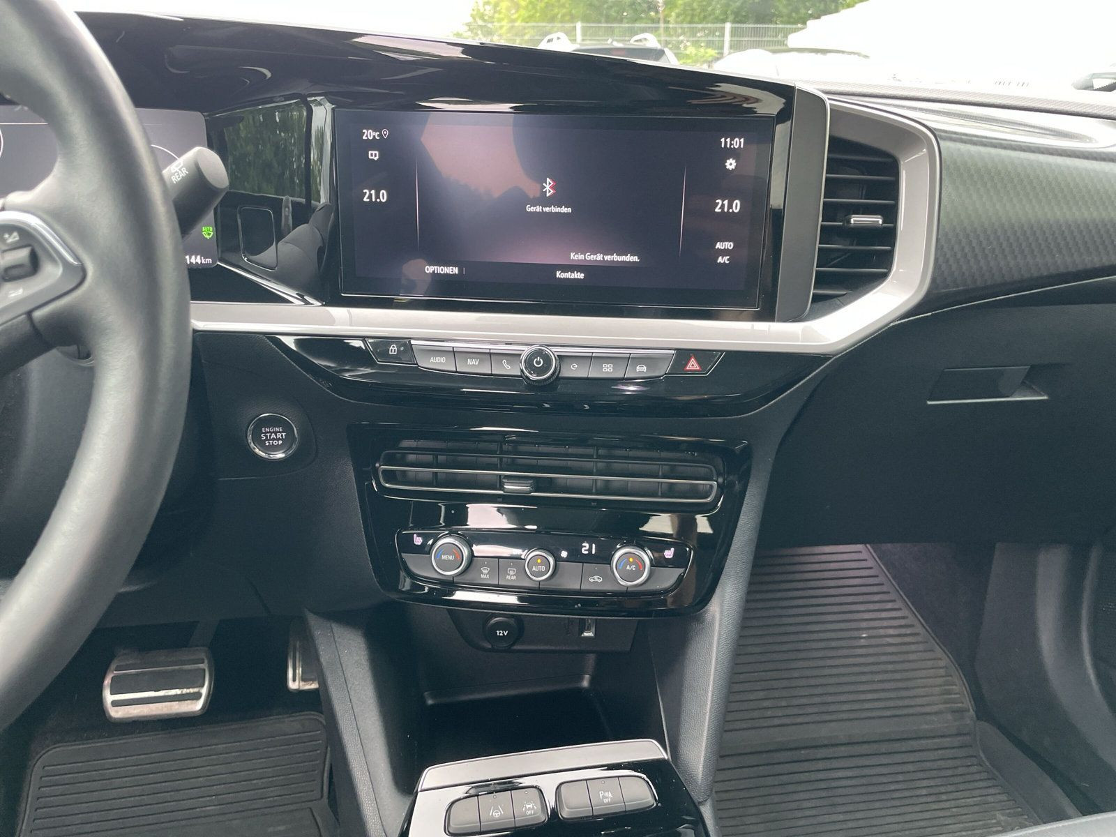 Mokka-e Ultimate 136PS+SHZ+LHZ+PDC+CAM+NAV+ACC++