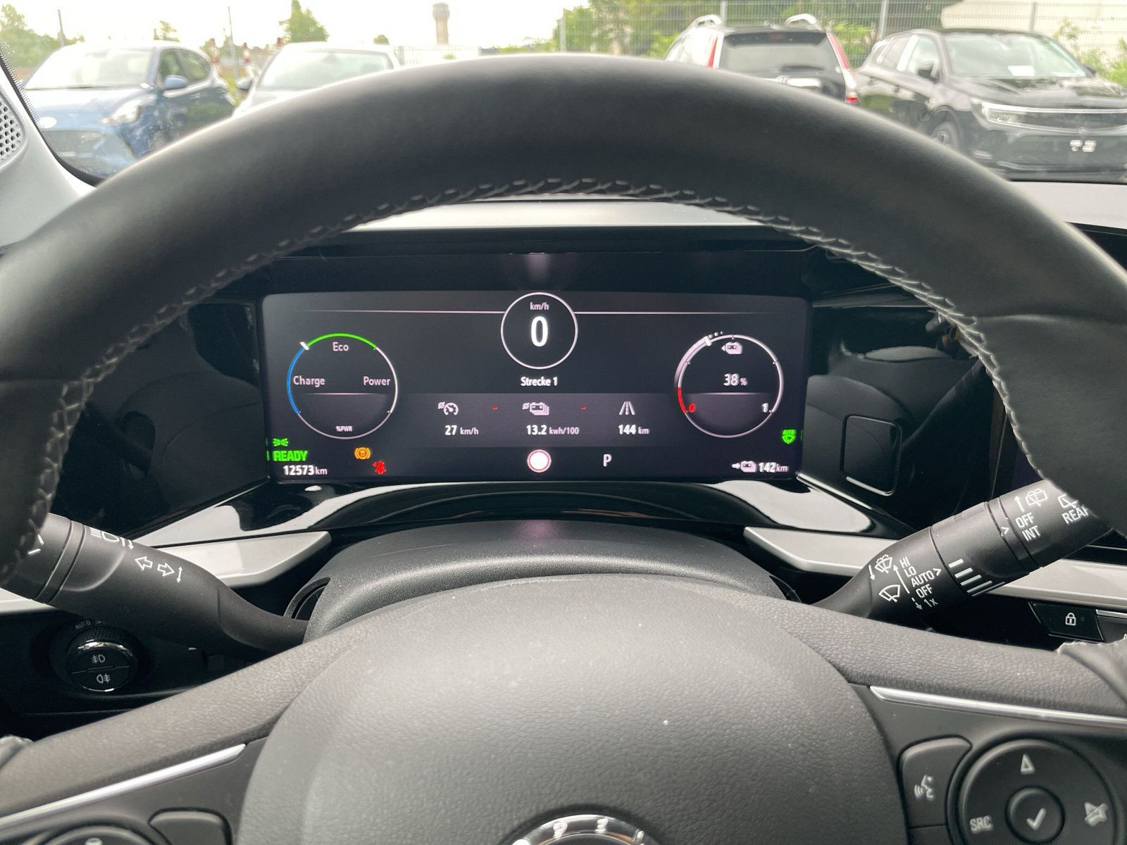 Mokka-e Ultimate 136PS+SHZ+LHZ+PDC+CAM+NAV+ACC++