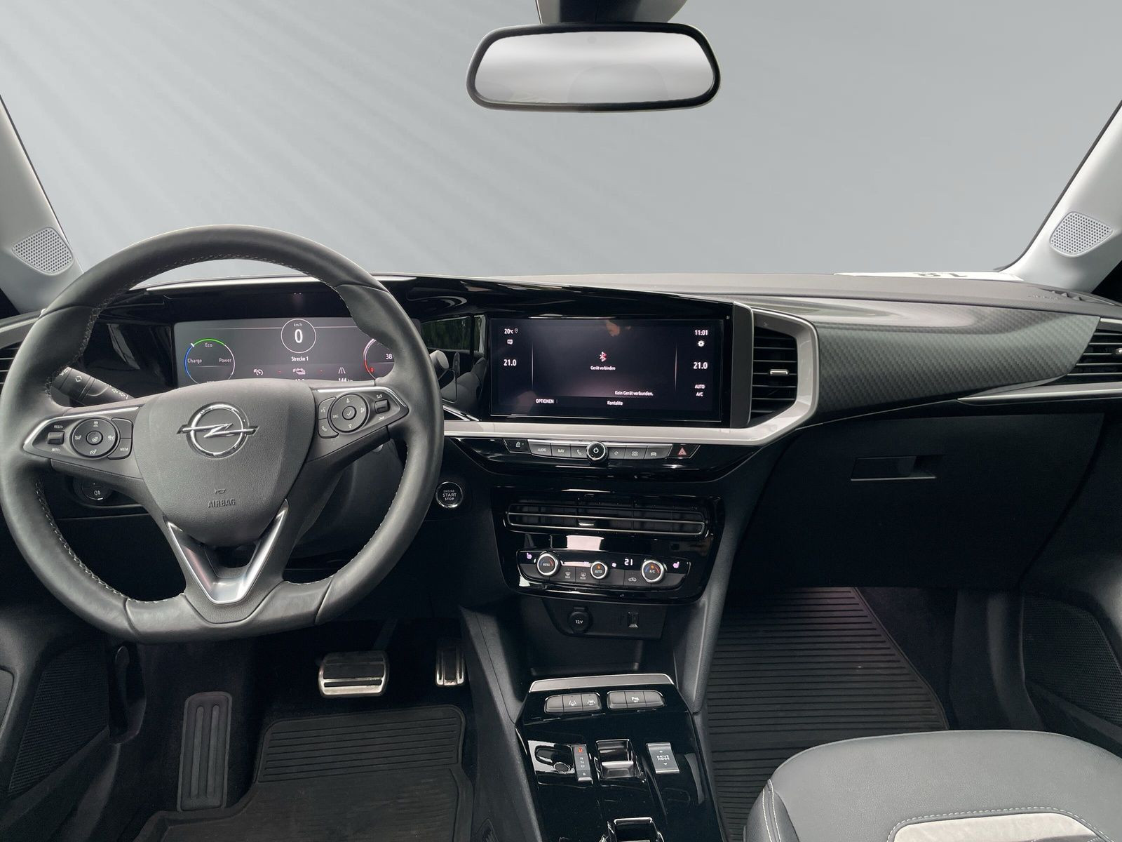 Mokka-e Ultimate 136PS+SHZ+LHZ+PDC+CAM+NAV+ACC++