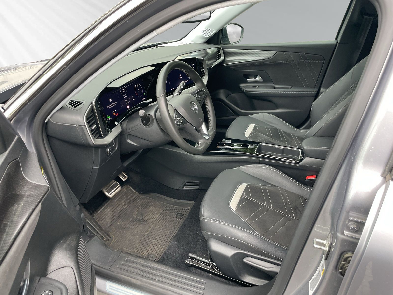 Mokka-e Ultimate 136PS+SHZ+LHZ+PDC+CAM+NAV+ACC++