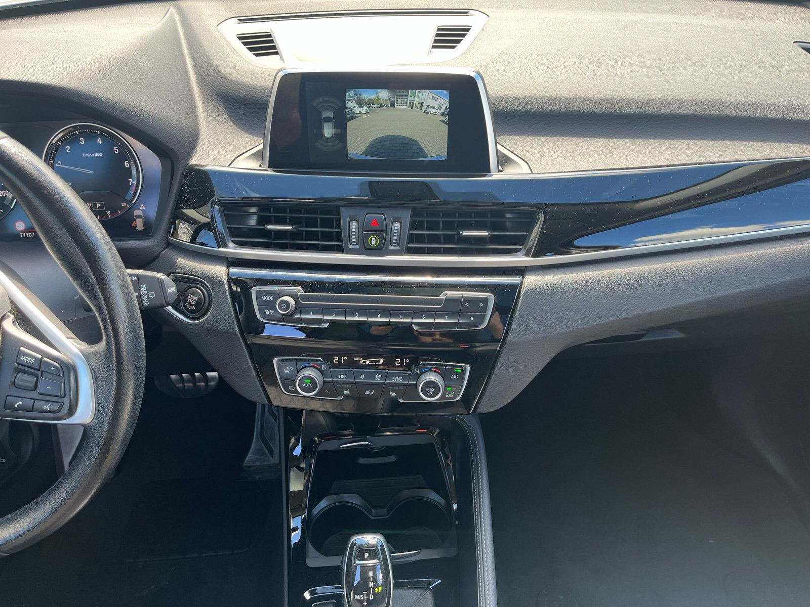 Baureihe X1 sDrive18i xLine+NAVI+KAMERA+SITZHEIZ
