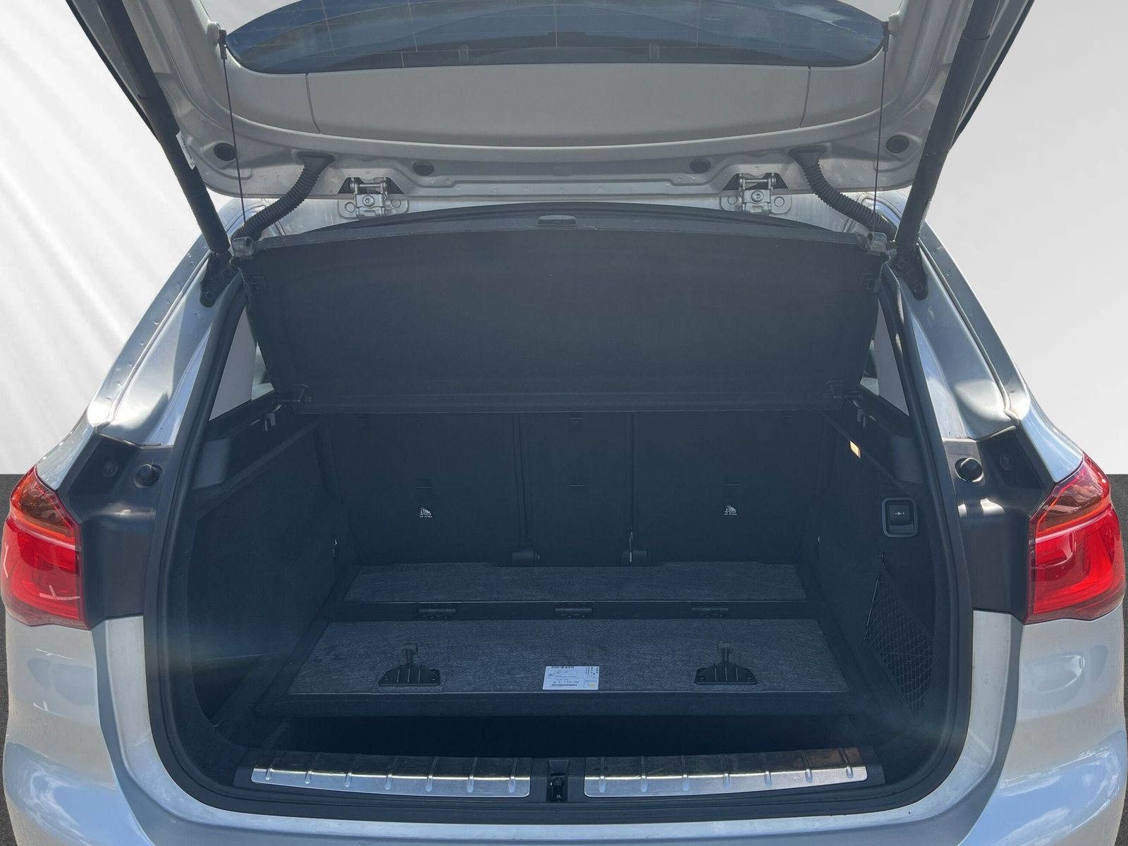 Baureihe X1 sDrive18i xLine+NAVI+KAMERA+SITZHEIZ