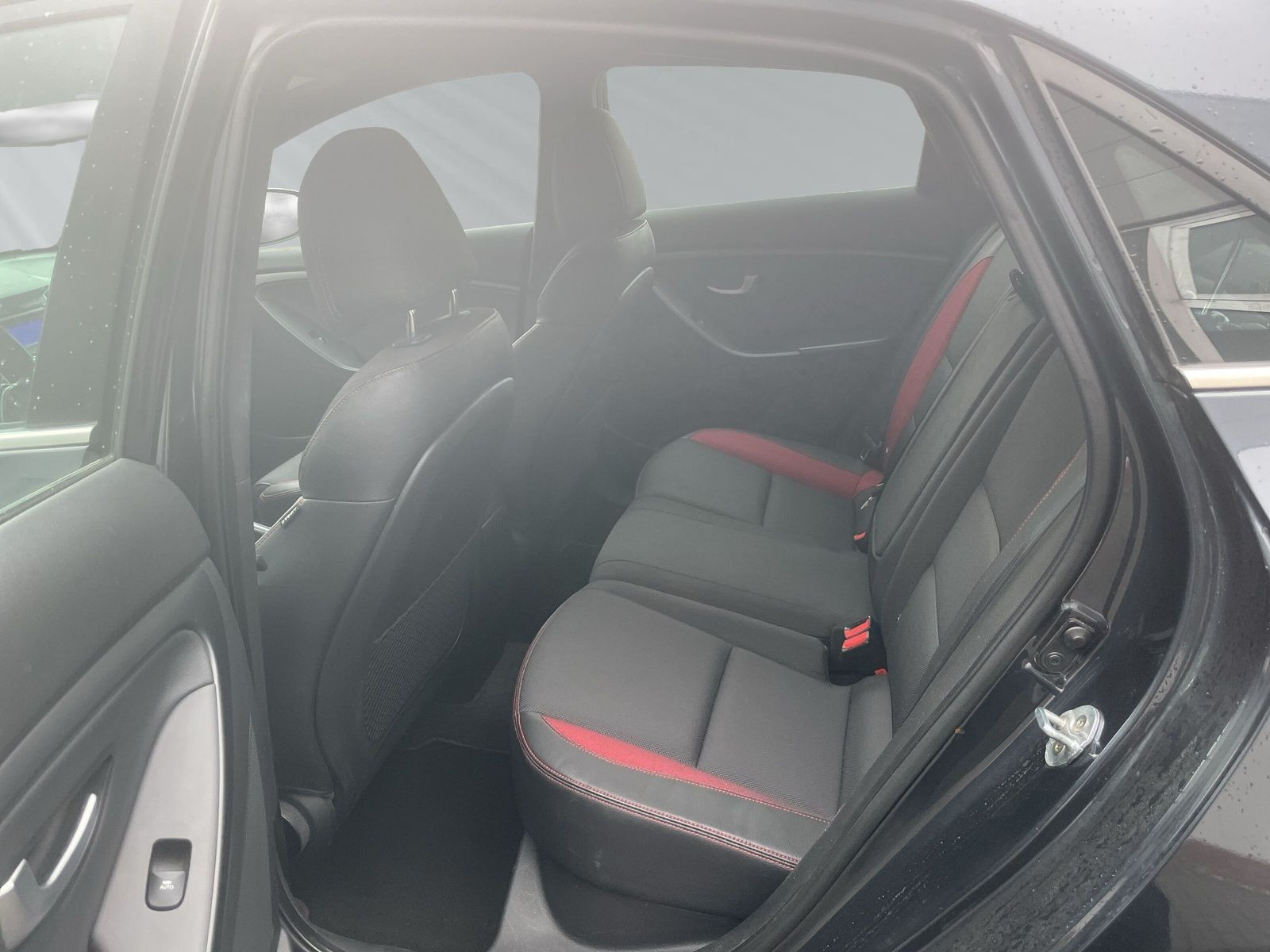 i30 1.6 Turbo +LSENS+XENON+KLIMAAT+PDC++