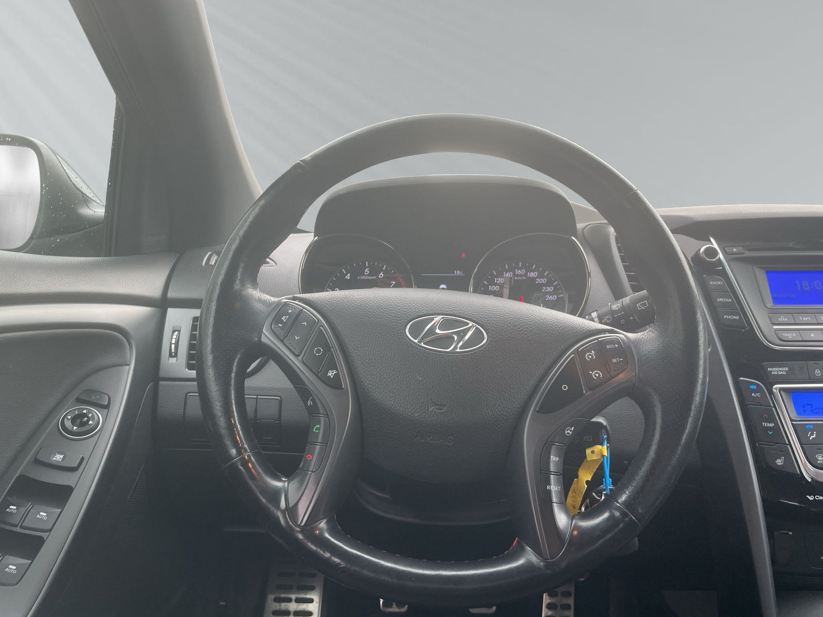 i30 1.6 Turbo +LSENS+XENON+KLIMAAT+PDC++