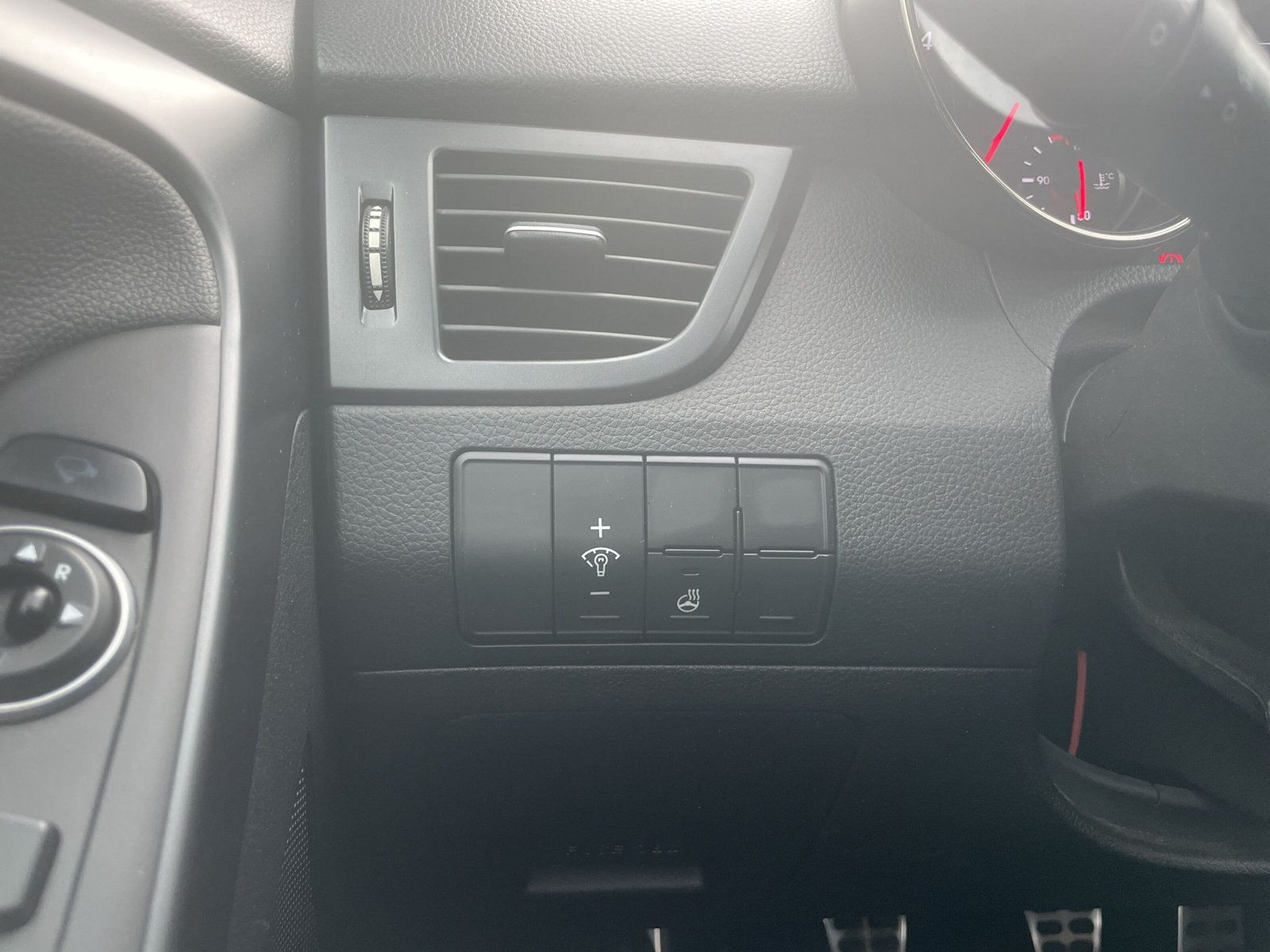 i30 1.6 Turbo +LSENS+XENON+KLIMAAT+PDC++