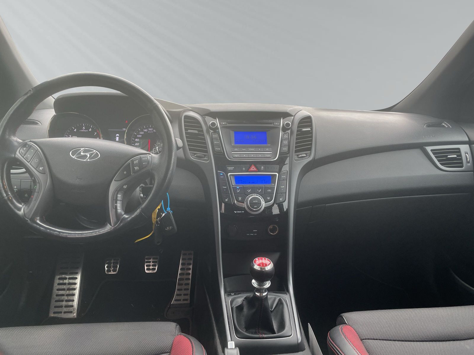 i30 1.6 Turbo +LSENS+XENON+KLIMAAT+PDC++