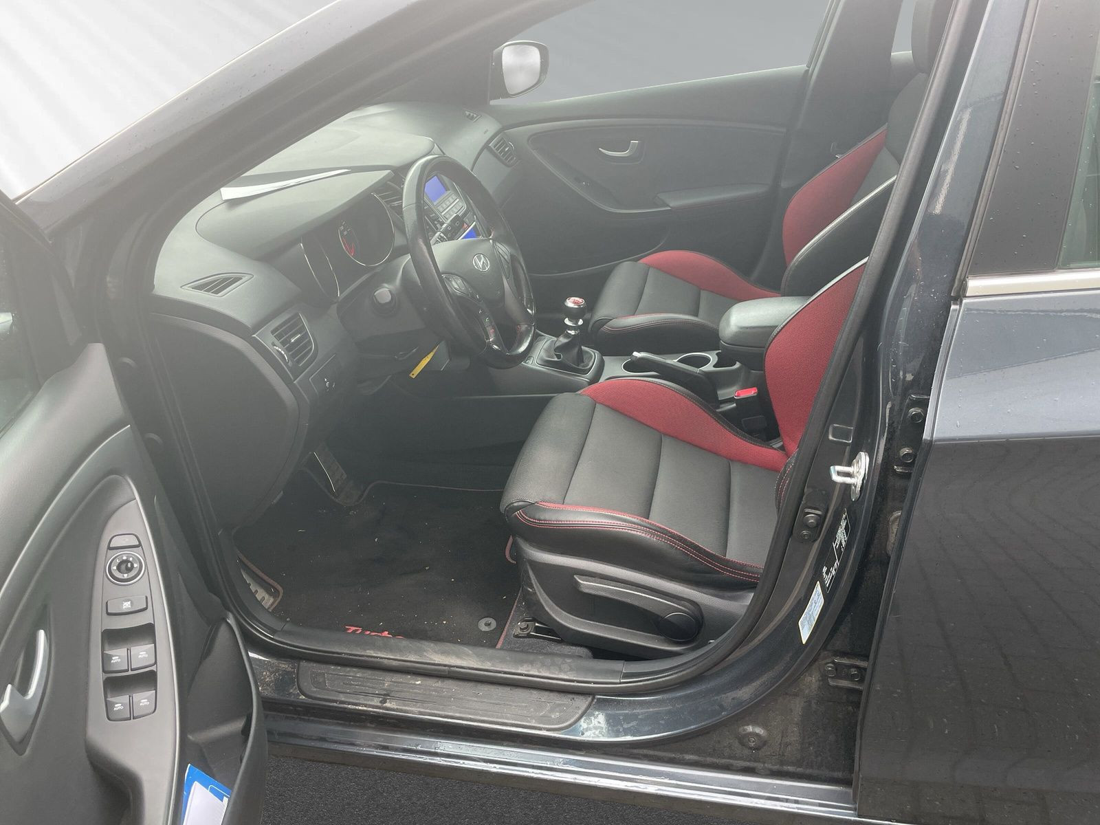 i30 1.6 Turbo +LSENS+XENON+KLIMAAT+PDC++