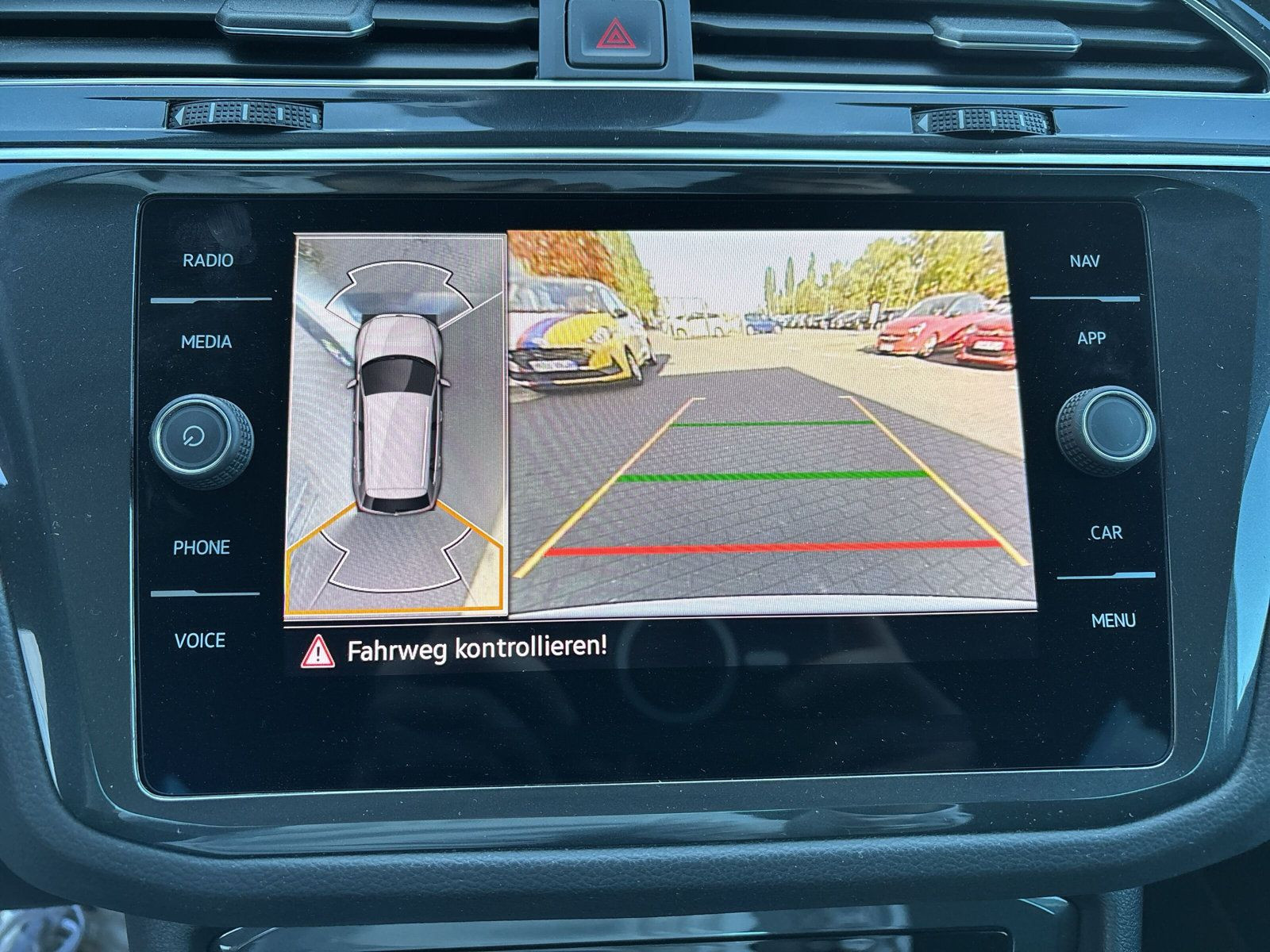 Tiguan Elegance 1.5+NAV+PDC+CAM+KLIM+