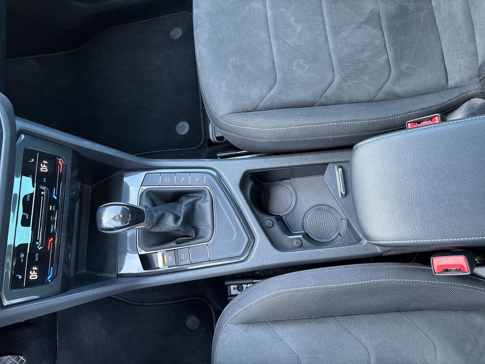 Tiguan Elegance 1.5+NAV+PDC+CAM+KLIM+
