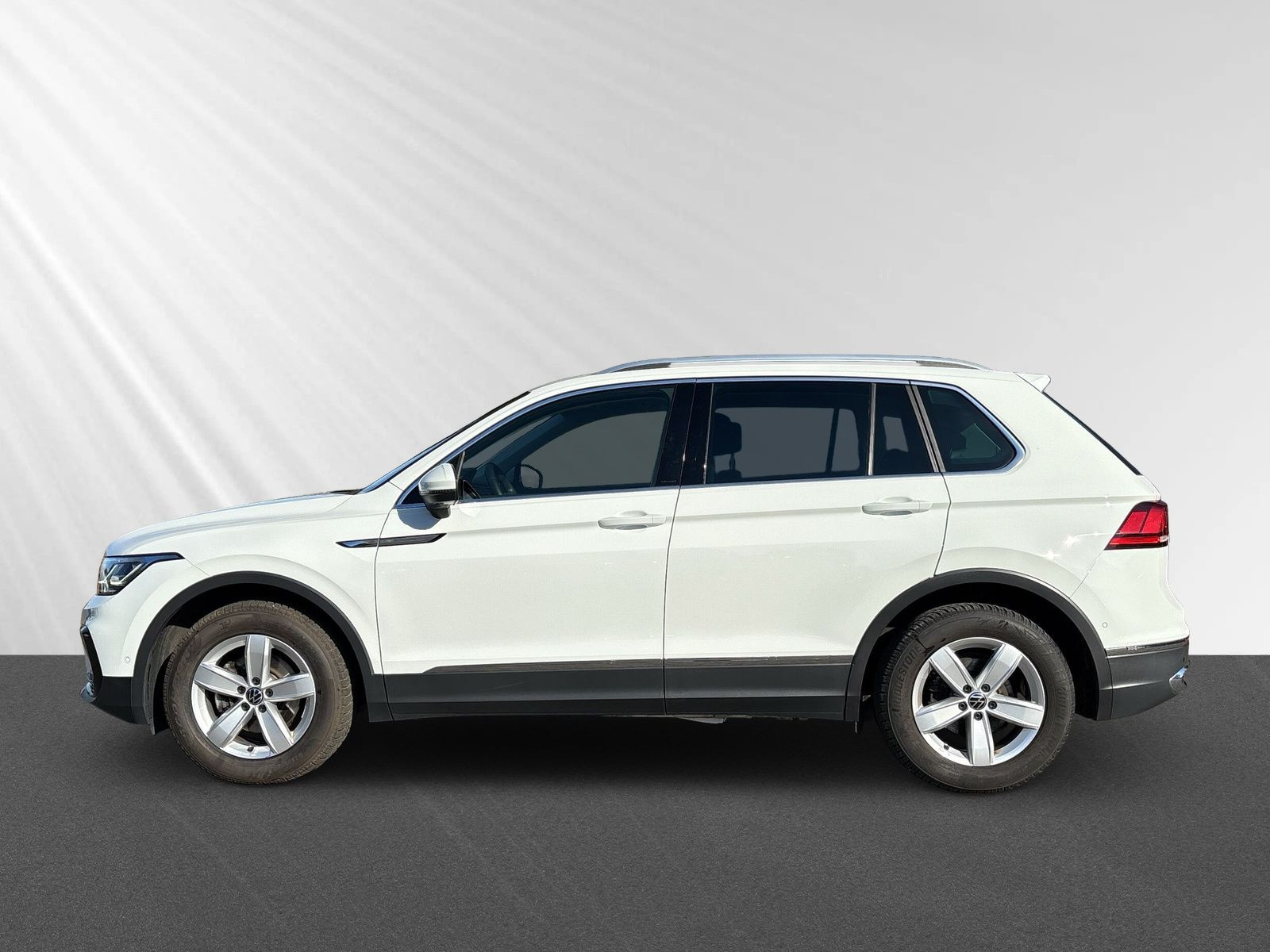 Tiguan Elegance 1.5+NAV+PDC+CAM+KLIM+