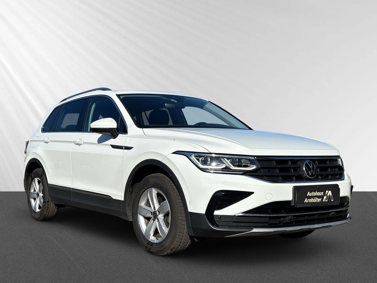 Tiguan Elegance 1.5+NAV+PDC+CAM+KLIM+