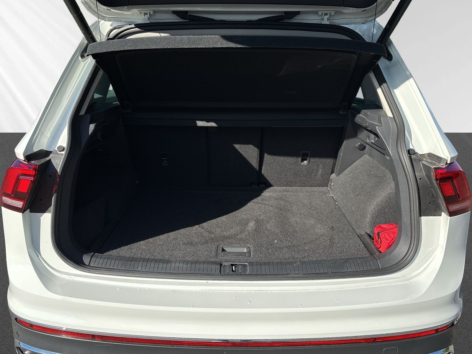 Tiguan Elegance 1.5+NAV+PDC+CAM+KLIM+